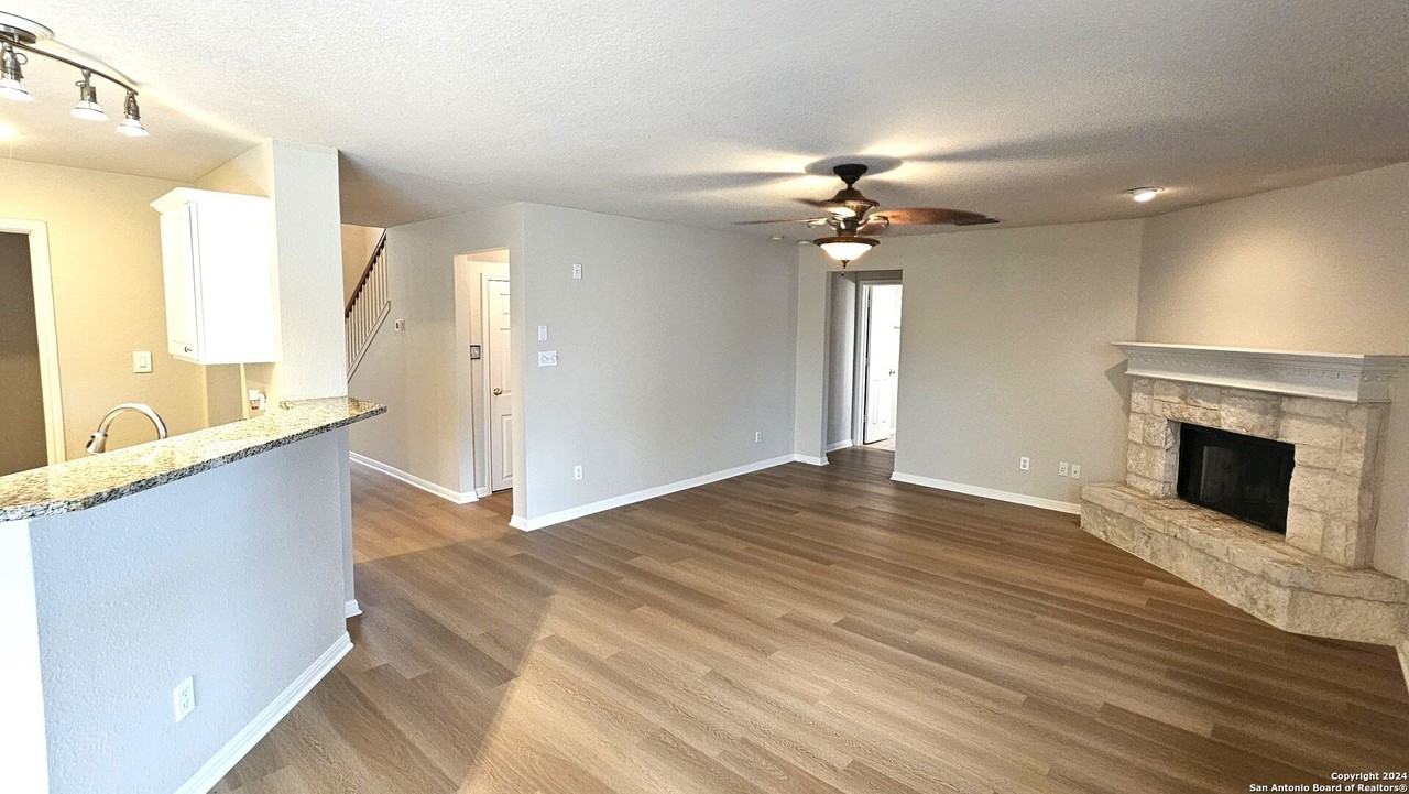 209 Storm Mtn - Photo 7 of 28