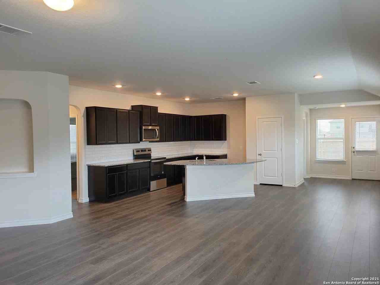 618 Cypress Byu - Photo 2 of 15