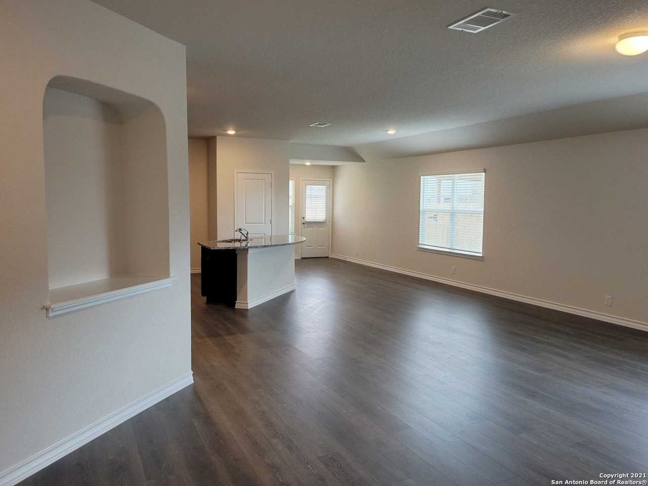 618 Cypress Byu - Photo 7 of 15