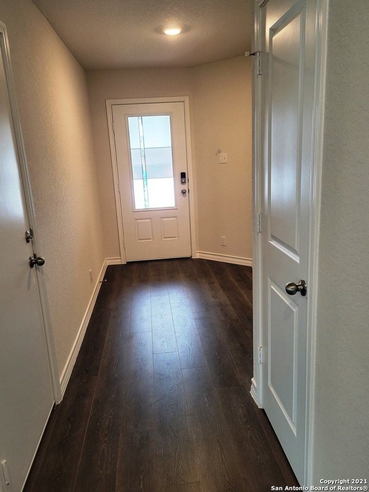 618 Cypress Byu - Photo 2 of 16