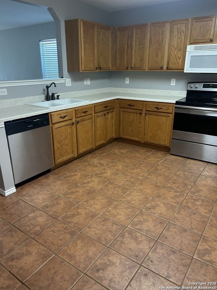 104 Michelle Ln - Photo 3 of 10