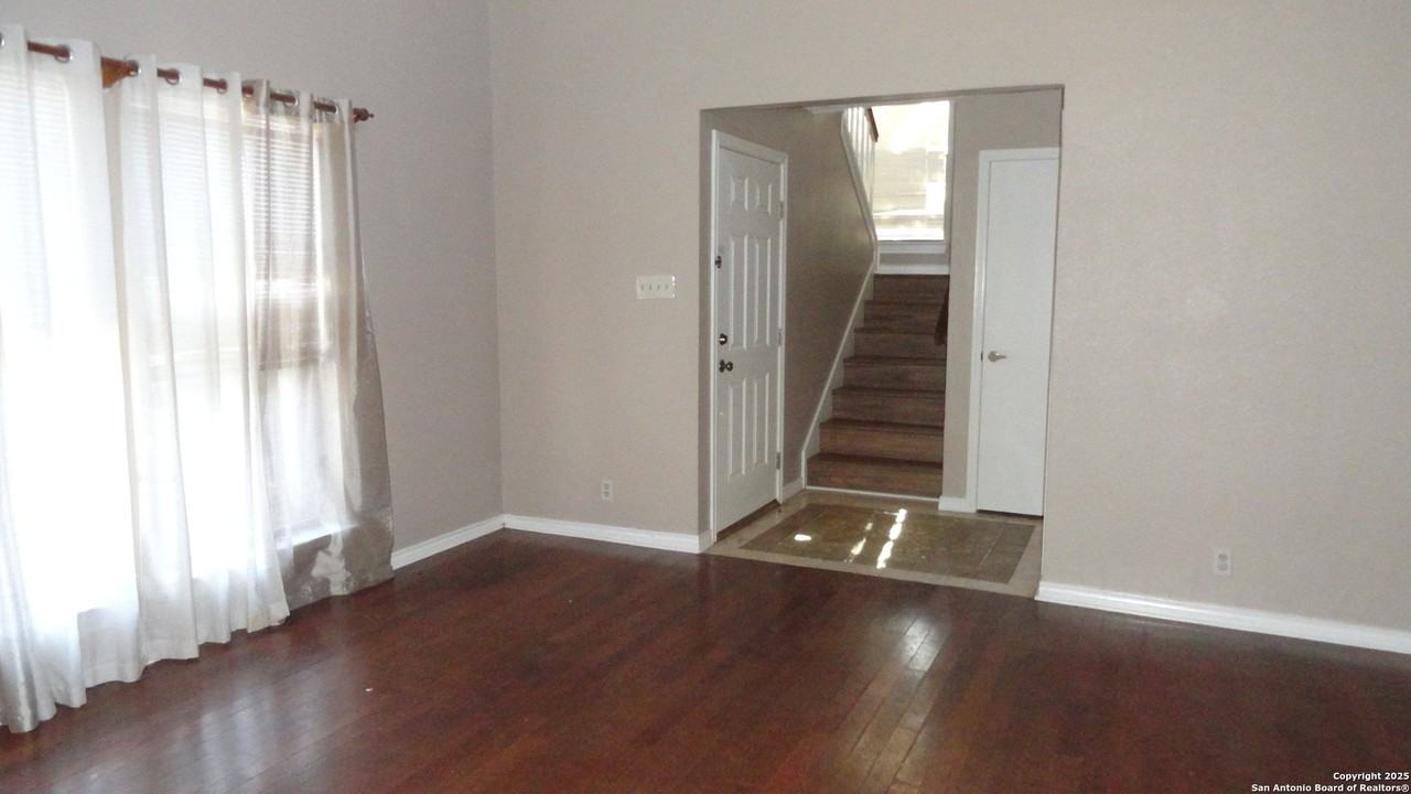 8527 Village Crk - Photo 3 of 27