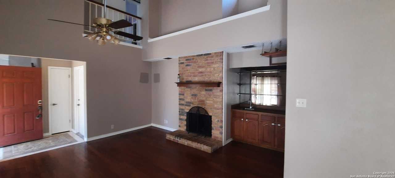 8527 Village Crk - Photo 5 of 27