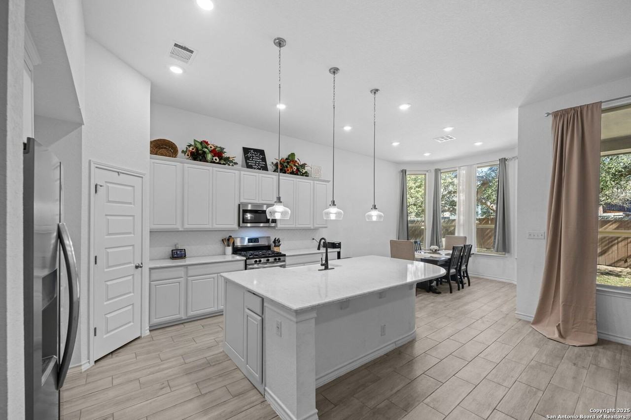 10619 Revolver Trl - Photo 4 of 37