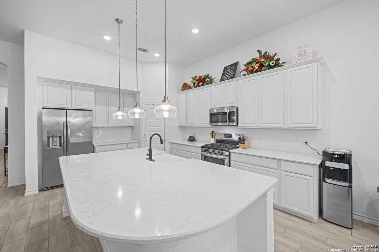 10619 Revolver Trl - Photo 6 of 37