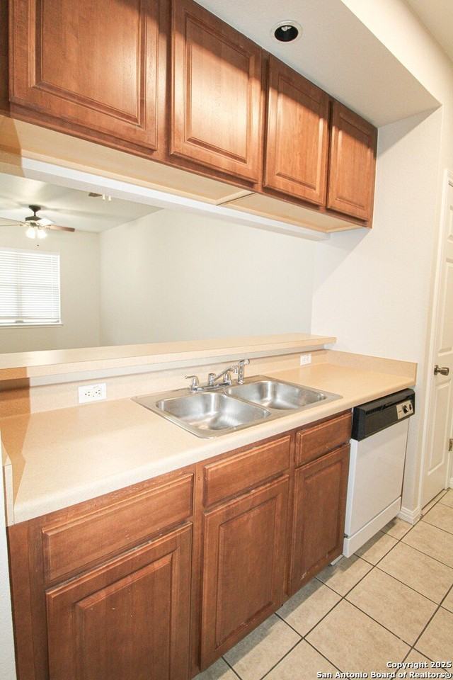 530 Dukeway Apt 3 #3 - Photo 4 of 21