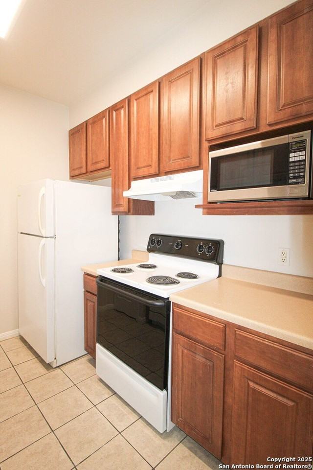 530 Dukeway Apt 3 #3 - Photo 5 of 21