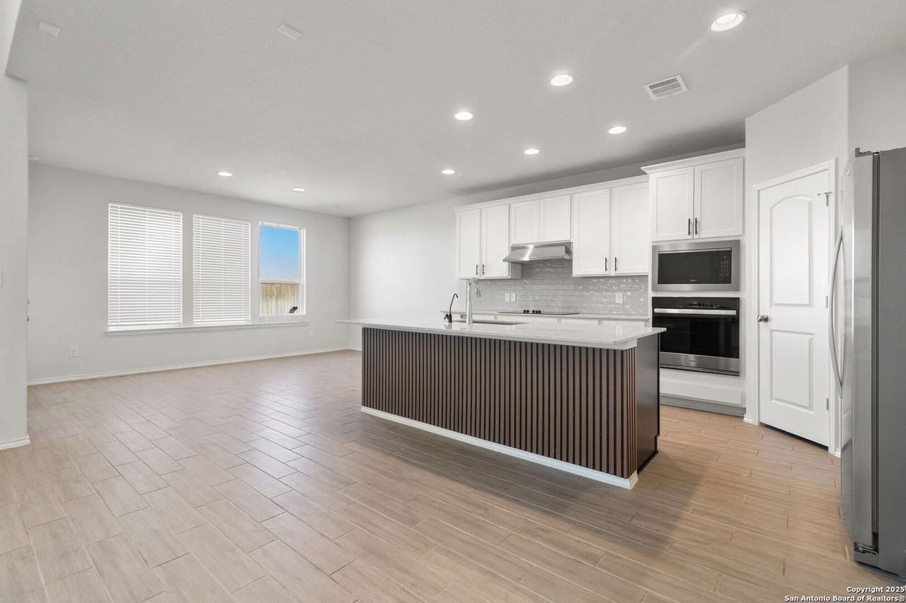 4015 Wild Bloom Rd - Photo 5 of 19