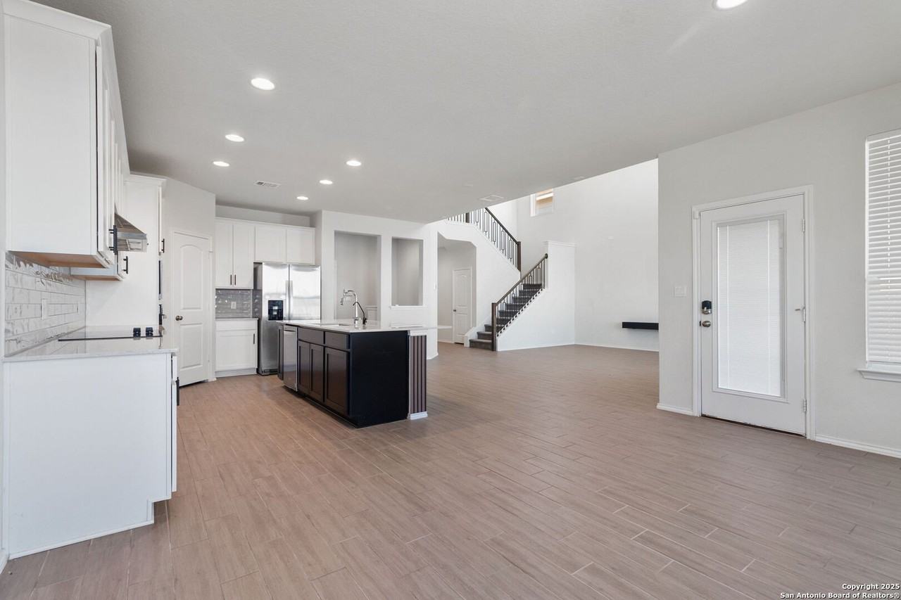 4015 Wild Bloom Rd - Photo 7 of 19