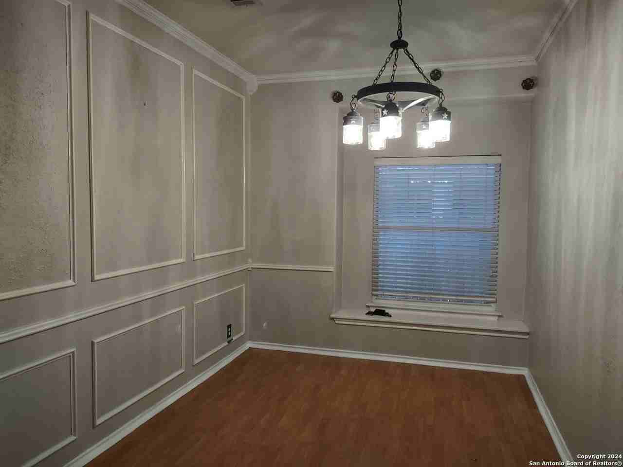 1122 Persian Gdn - Photo 6 of 25