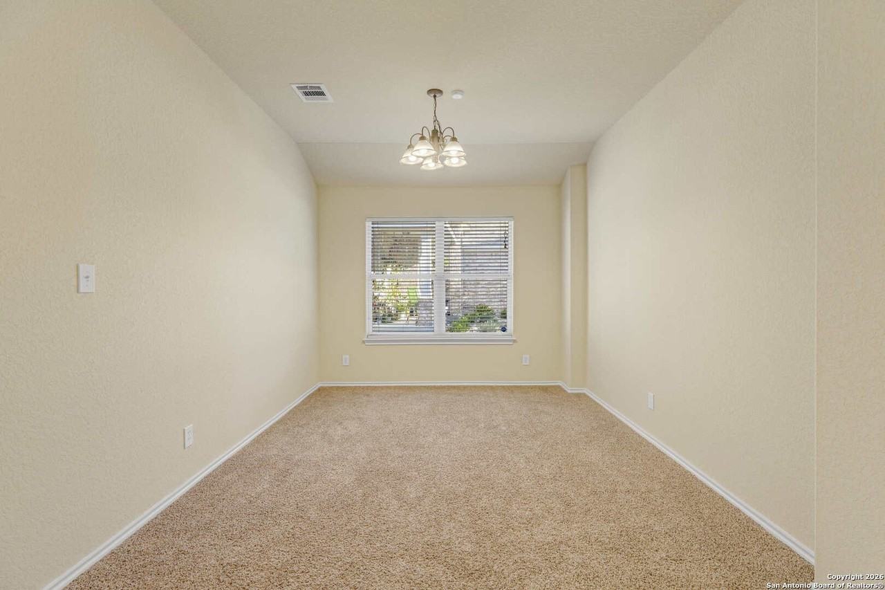 3511 Bennington Way - Photo 6 of 48