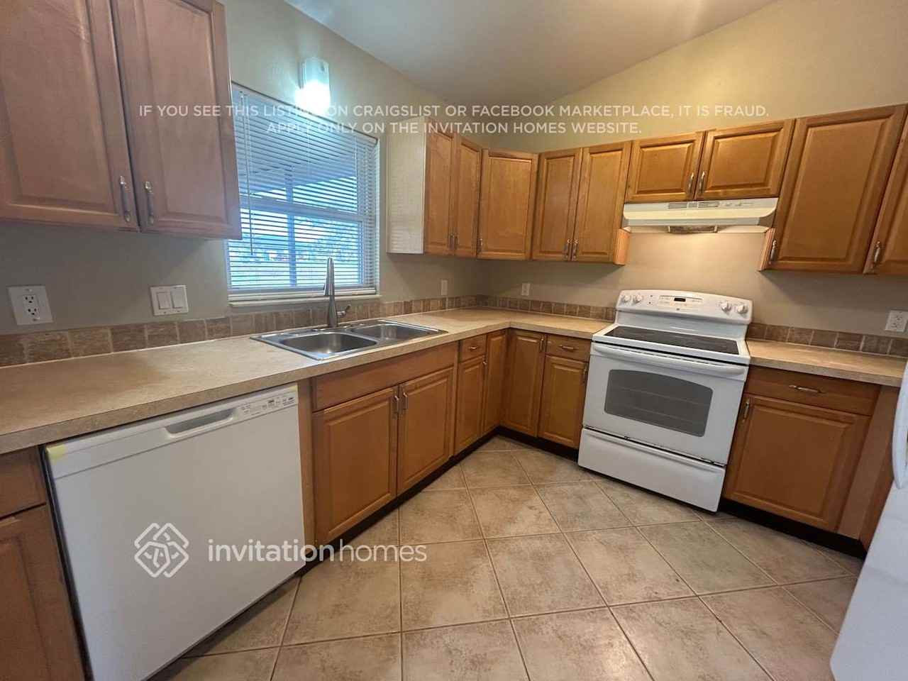 931 Sw 35th St - Photo 3 of 16