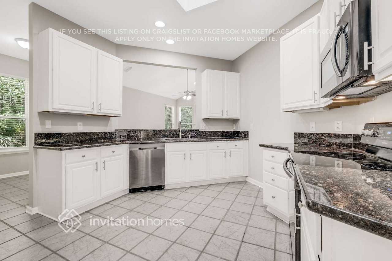 8502 Glenbury Ct N - Photo 6 of 23