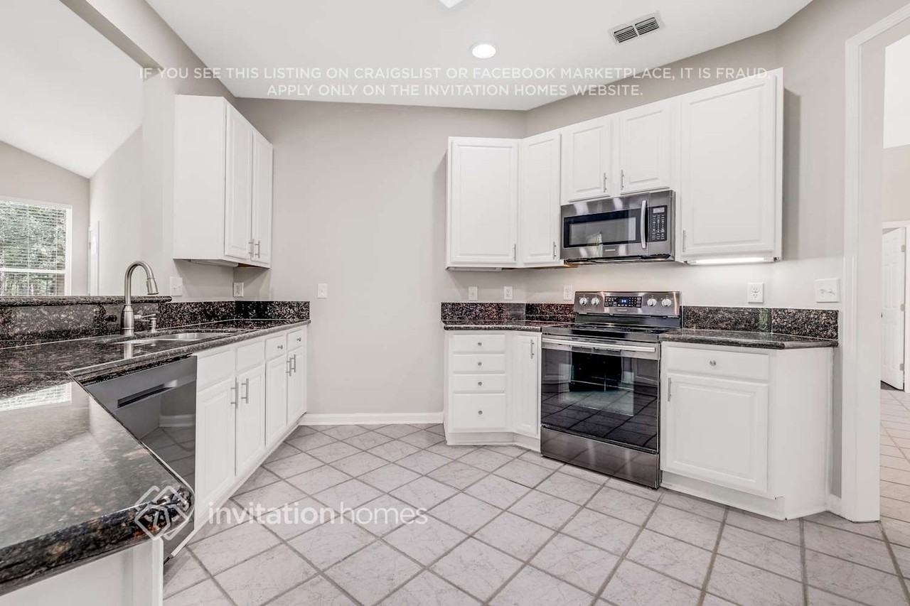 8502 Glenbury Ct N - Photo 7 of 23