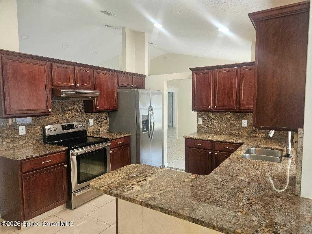 1040 Big Horn Cir Nw - Photo 3 of 22