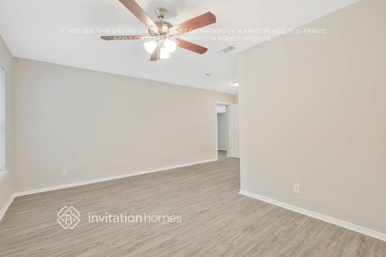 6237 Pinelock Dr - Photo 3 of 24