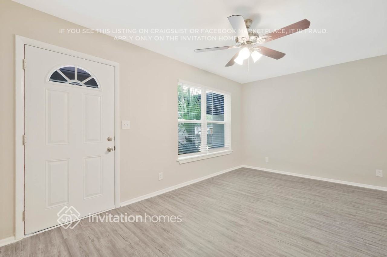 6237 Pinelock Dr - Photo 4 of 24