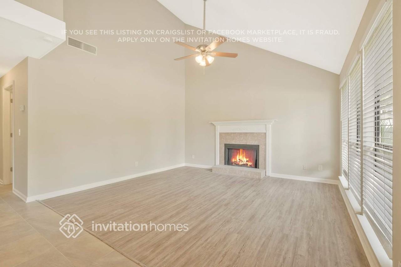 3691 Ballestero Dr N - Photo 4 of 24