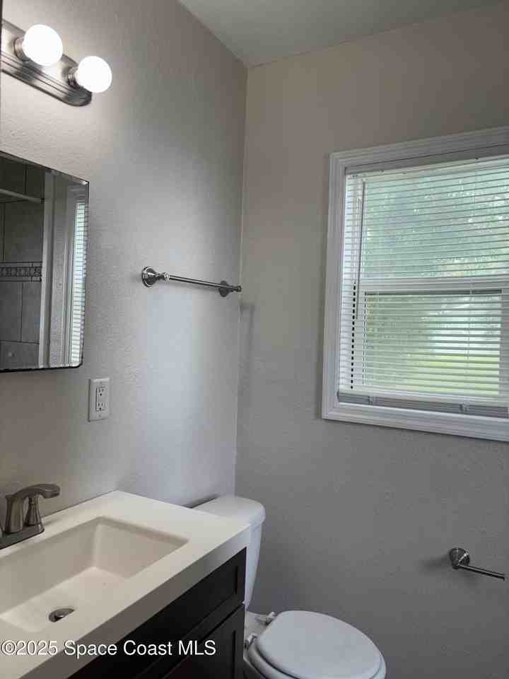 1420 Avocado Ave Apt 14 #14 - Photo 6 of 12