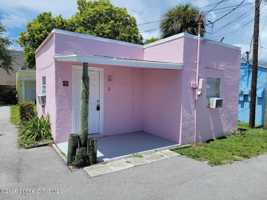 featured image of 1420 Avocado Ave Apt 2 #02