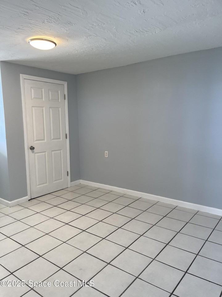 5275 N Highway 1 Apt 4 #4 - Photo 4 of 8