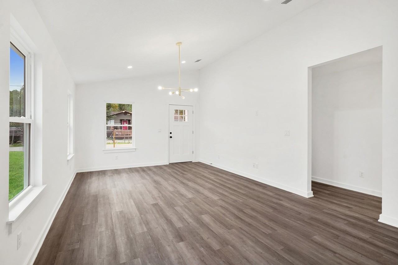 980 W 9th St - Photo 4 of 16