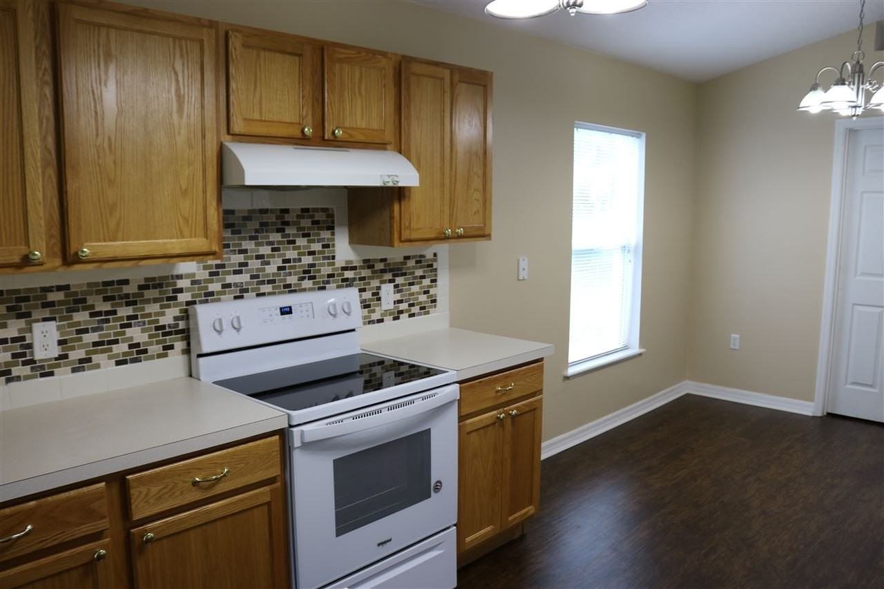 132 King Arthur Ct - Photo 2 of 14