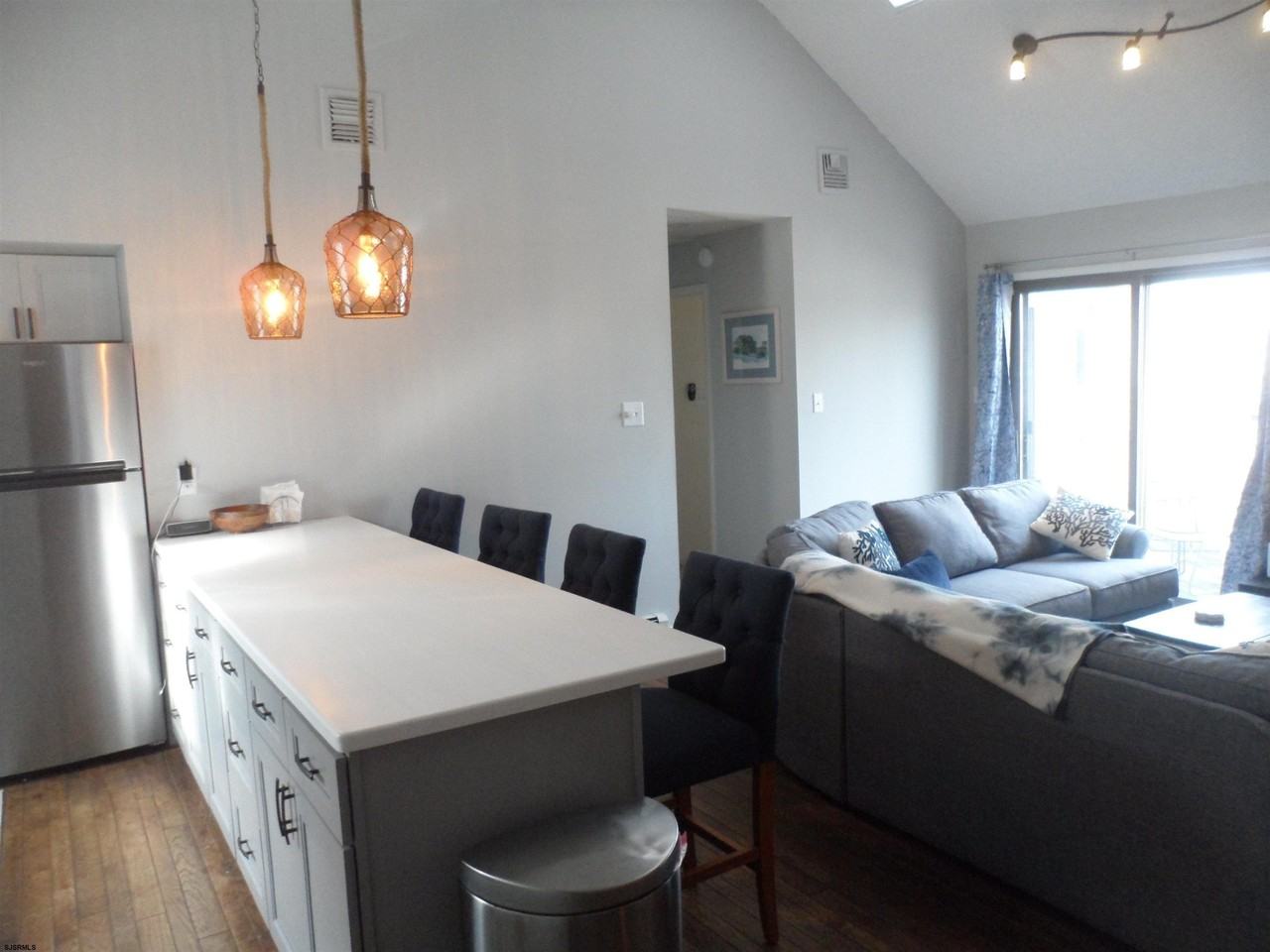 9400 Ventnor Ave - Photo 6 of 20