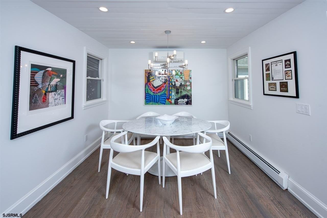 12 N Nassau Ave - Photo 4 of 21