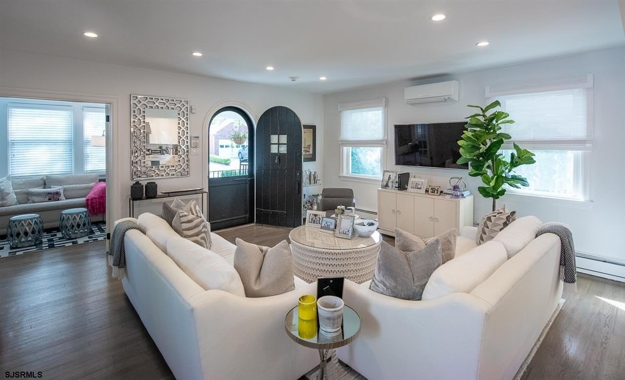 12 N Nassau Ave - Photo 7 of 21