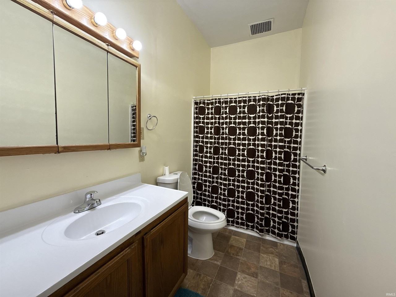 7 E Oak St - Photo 6 of 7