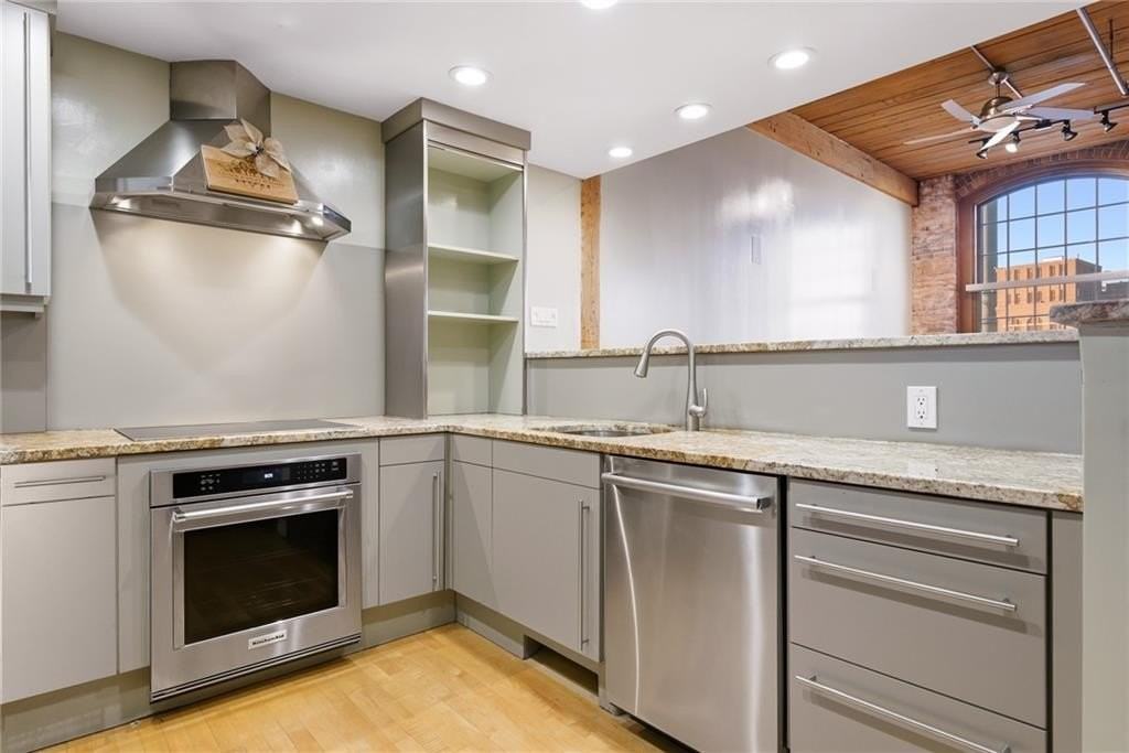 555 S Water St Apt 218 #218 - Photo 7 of 31