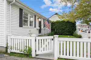 featured image of 1 Narragansett Ave