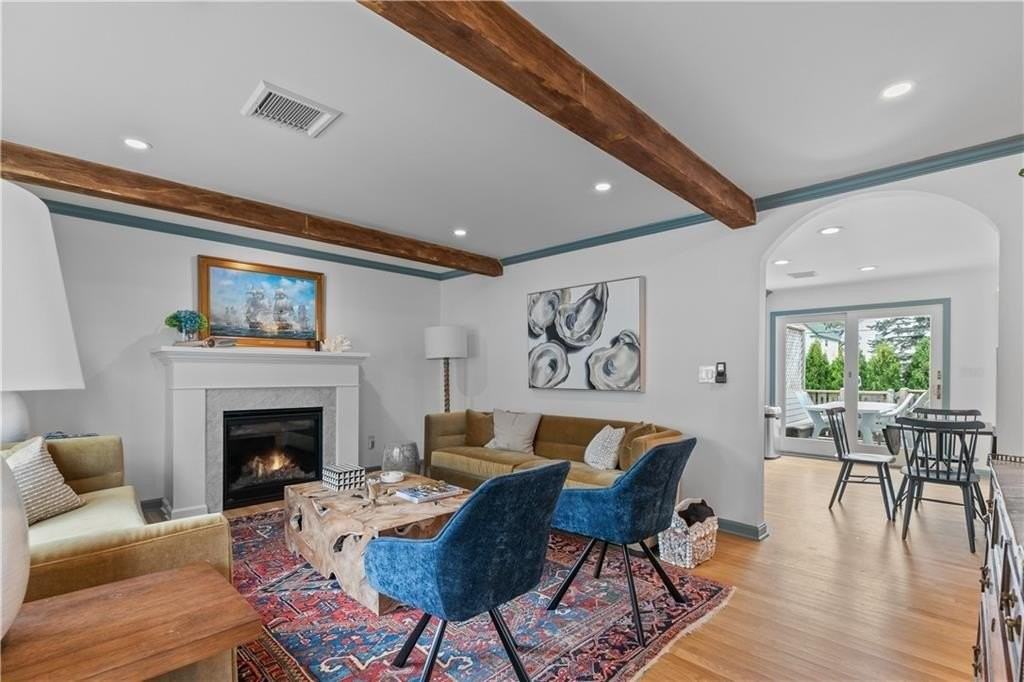 1 Narragansett Ave - Photo 3 of 23