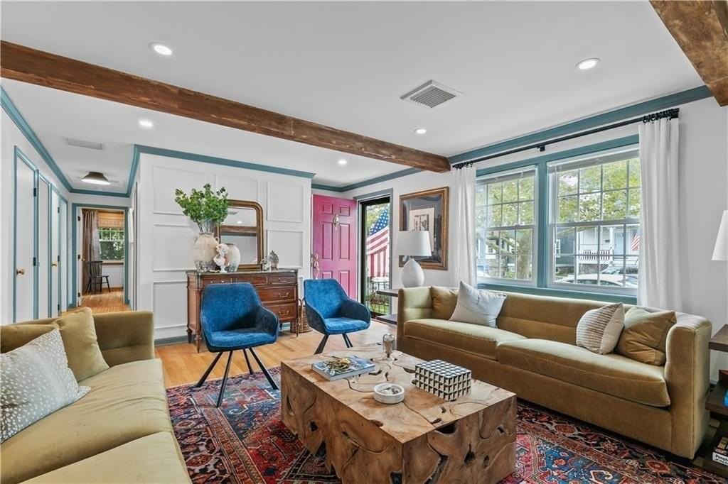 1 Narragansett Ave - Photo 4 of 23