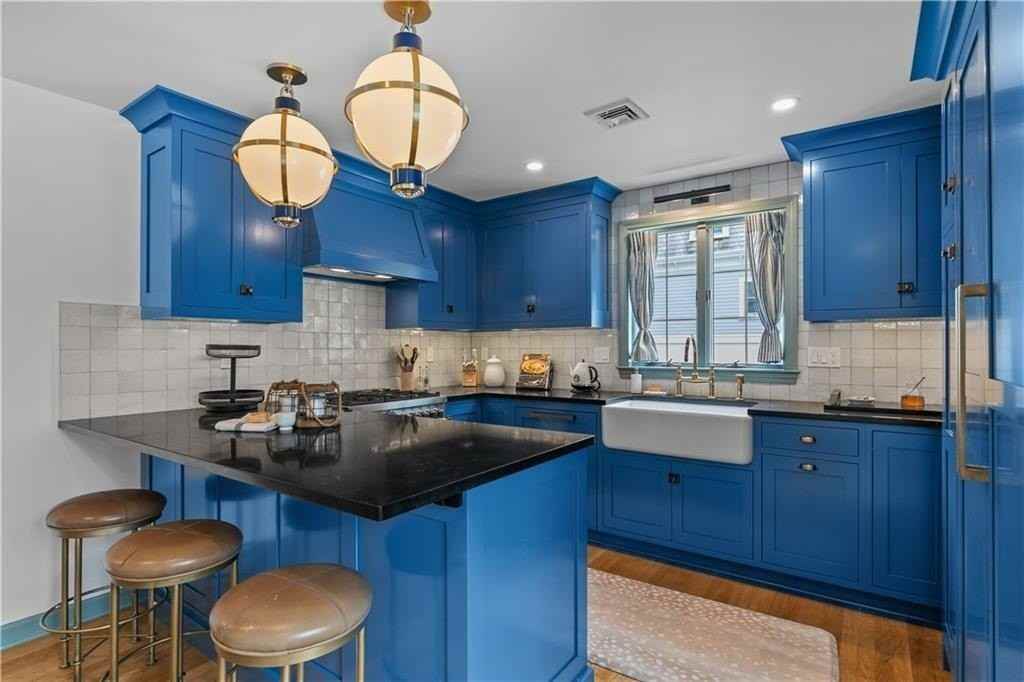 1 Narragansett Ave - Photo 7 of 23