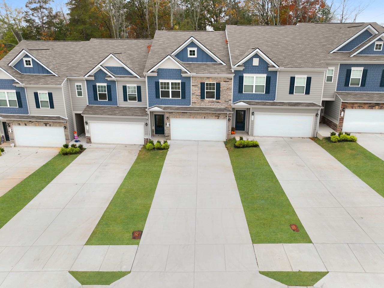 135 Townsend Ave #1 - Photo 2 of 29