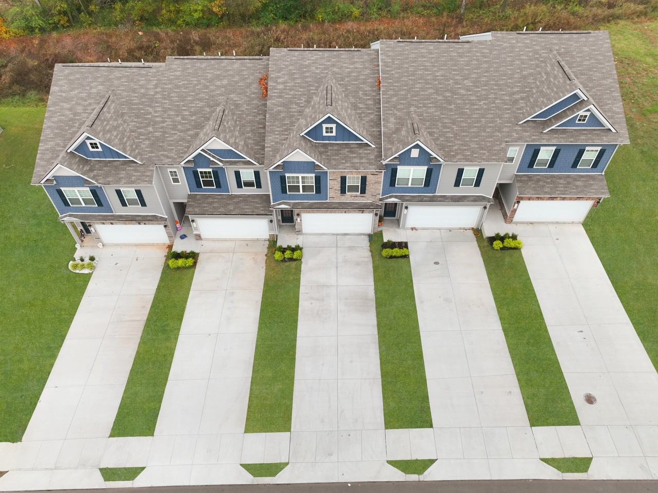 135 Townsend Ave #1 - Photo 3 of 29