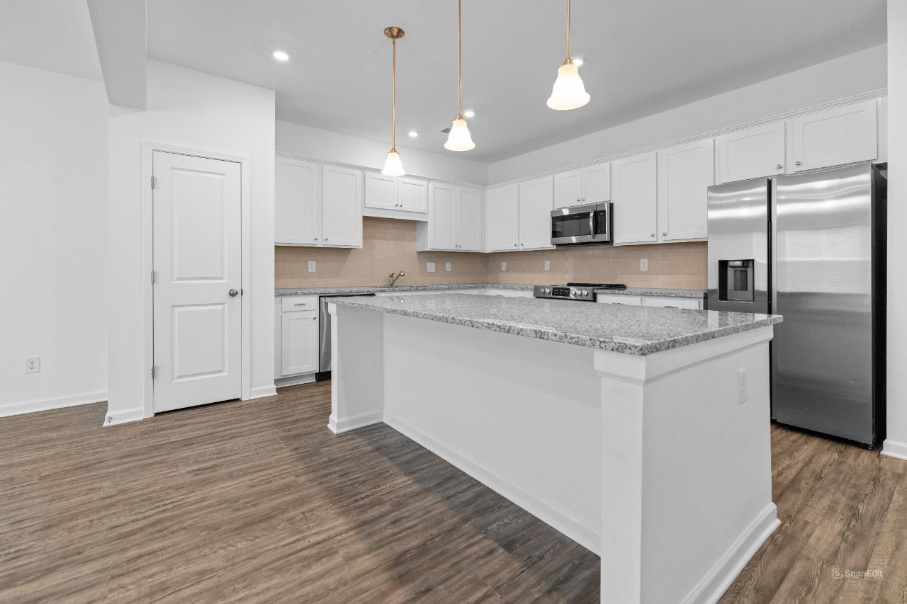 135 Townsend Ave #1 - Photo 5 of 29