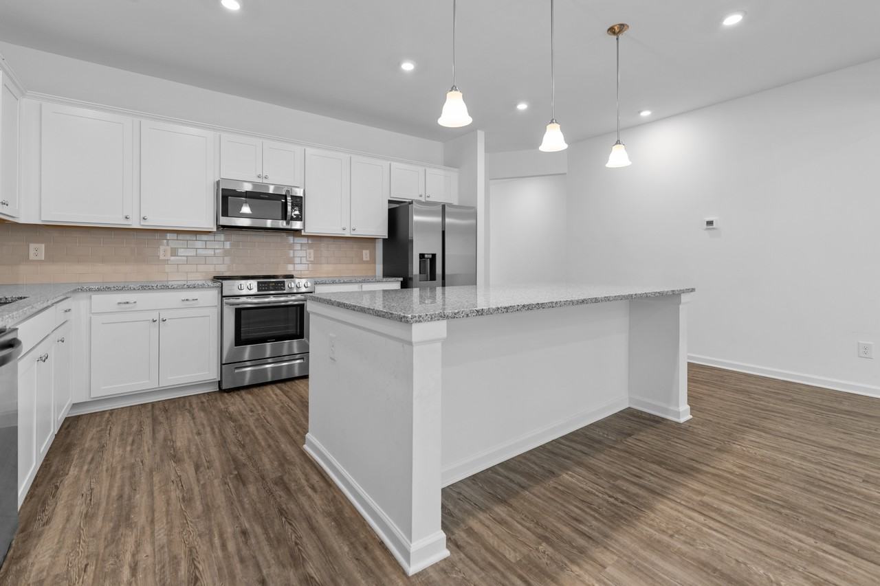 135 Townsend Ave #1 - Photo 6 of 29