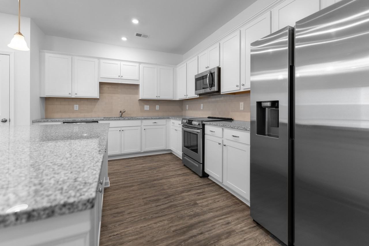 135 Townsend Ave #1 - Photo 7 of 29