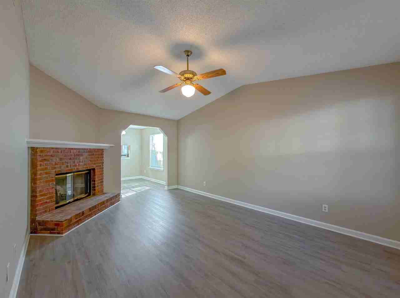 2415 Talco Hills Dr - Photo 3 of 48