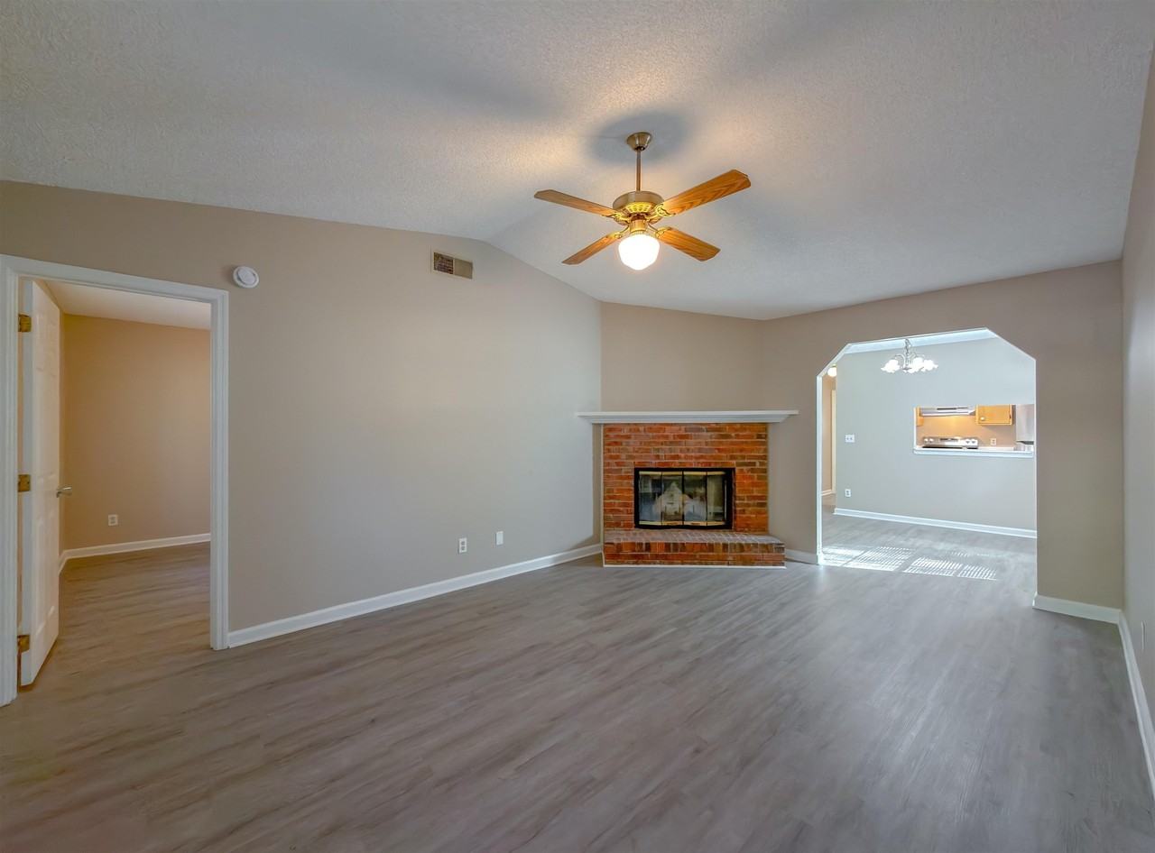 2415 Talco Hills Dr - Photo 4 of 48