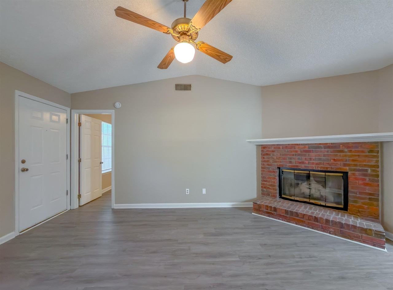 2415 Talco Hills Dr - Photo 5 of 48