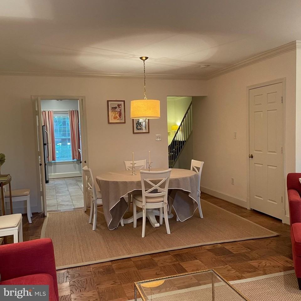 3221 Sutton Pl Nw Apt B #B - Photo 6 of 22