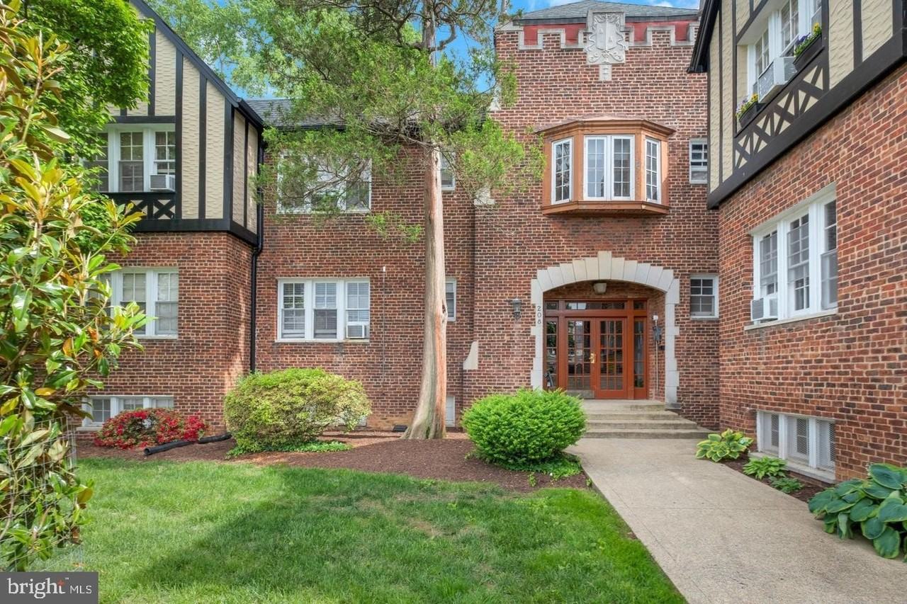 208 Farragut St Nw Apt 104 #104 - Photo 2 of 23