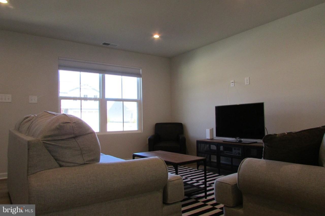 30155 Creekview Cir - Photo 6 of 35