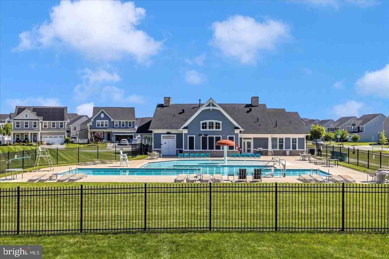 6666 Ballenger Run Blvd - Photo 3 of 17