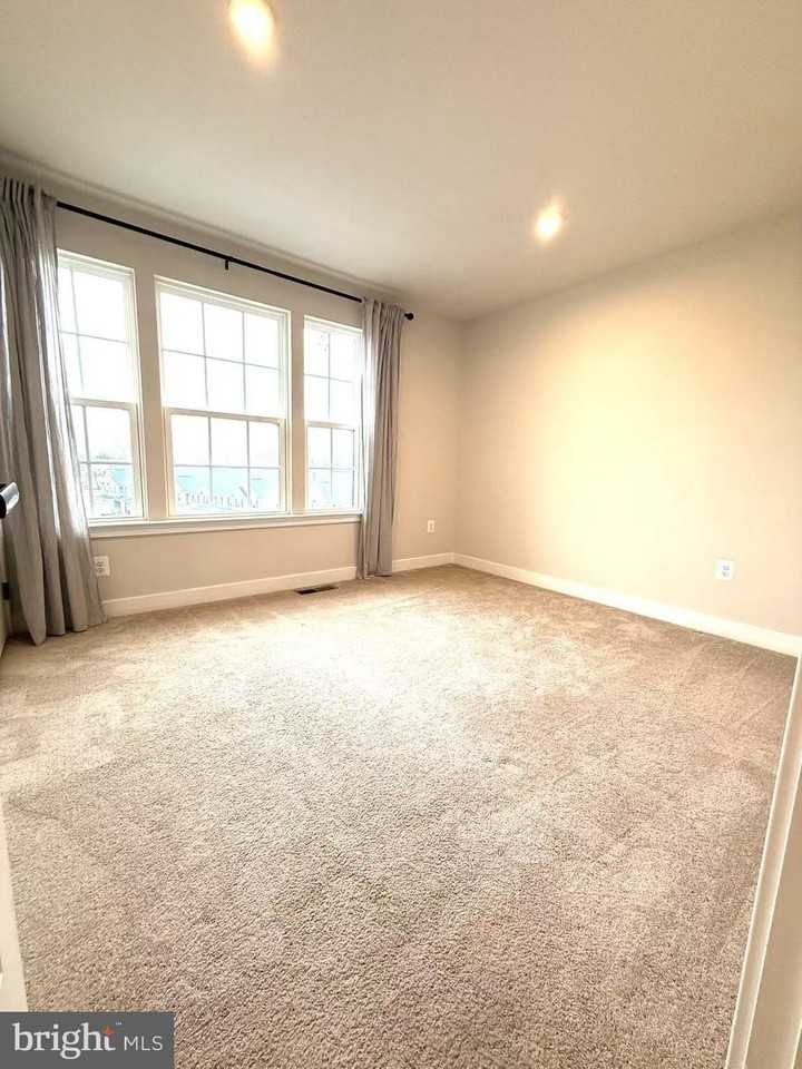 6666 Ballenger Run Blvd - Photo 7 of 17