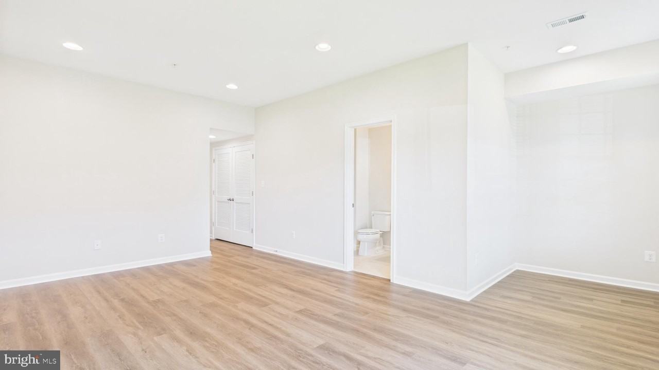 25 Chester Ct - Photo 6 of 38